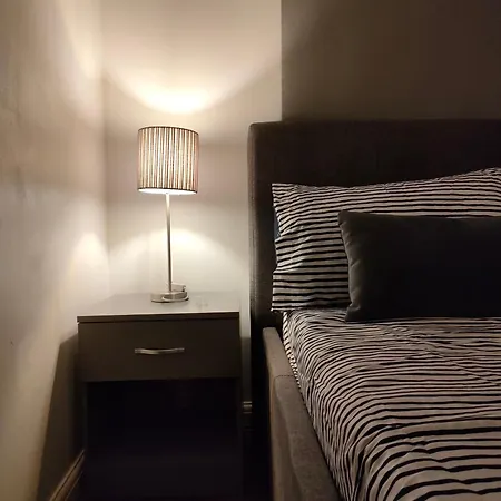 Free Parking 4 Beds Flat 15 Min Train To Victoria London Bridge St Paul Cathedral Apartment Exterior photo