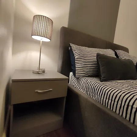 Free Parking 4 Beds Flat 15 Min Train To Victoria London Bridge St Paul Cathedral Apartment Exterior photo