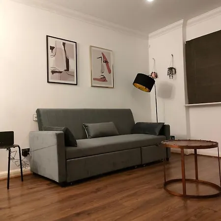 Free Parking 4 Beds Flat 15 Min Train To Victoria London Bridge St Paul Cathedral Apartment Exterior photo