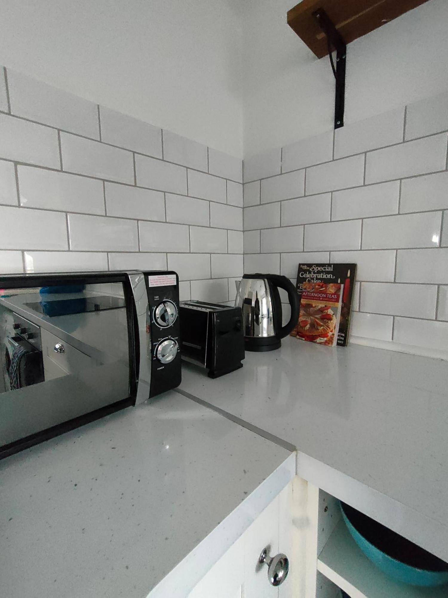 Free Parking 4 Beds Flat 15 Min Train To Victoria Bridge St Paul Cathedral Лондон