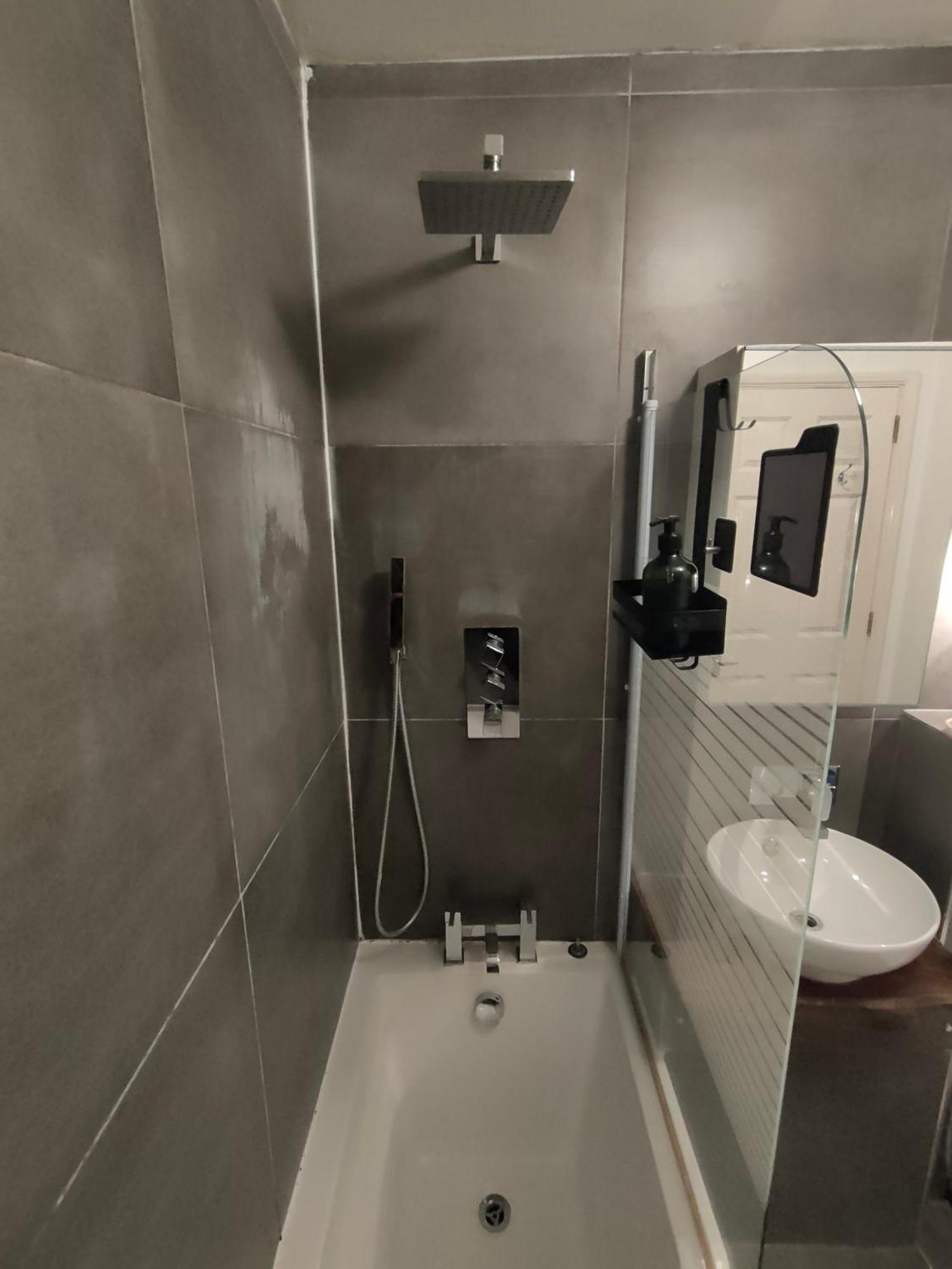 Free Parking 4 Beds Flat 15 Min Train To Victoria Bridge St Paul Cathedral * Лондон