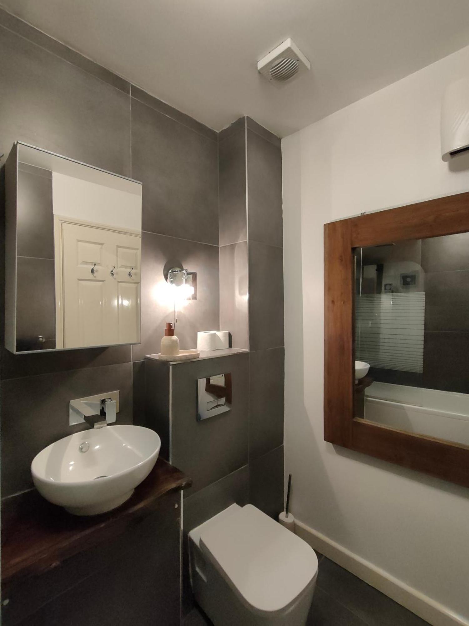 Апартаменты Free Parking 4 Beds Flat 15 Min Train To Victoria Bridge St Paul Cathedral